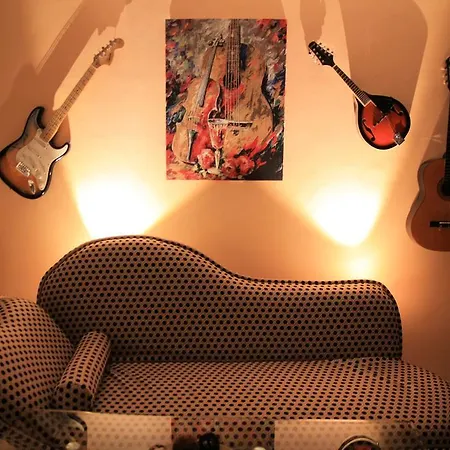 Апартаменты Vintage Apartment, 5 Min From Center + 2 Free Bikes *