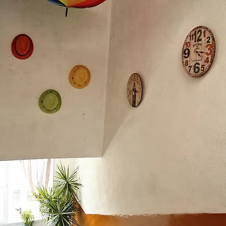 Vintage Apartment, 5 Min From Center + 2 Free Bikes Апартаменты Варна