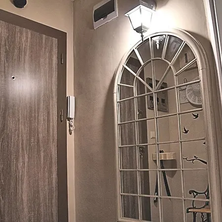 Vintage Apartment, 5 Min From Center + 2 Free Bikes Apartment *