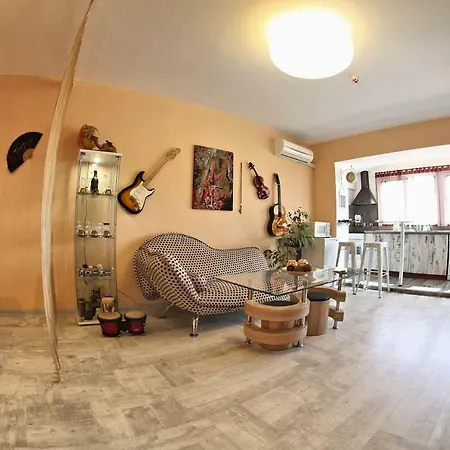 Apartment Vintage Apartment, 5 Min From Center + 2 Free Bikes